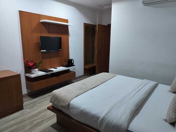 hotel brij palace and restaurant