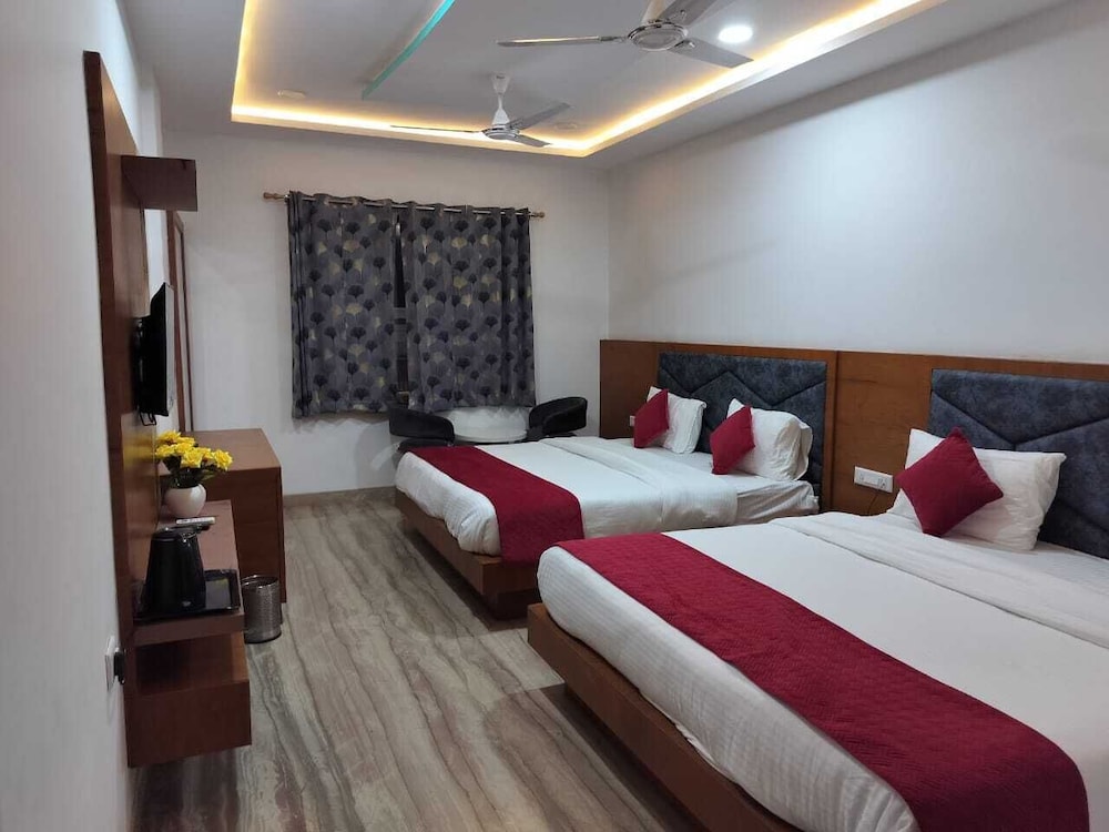 hotel brij palace and restaurant