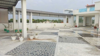 hotel brij palace and restaurant