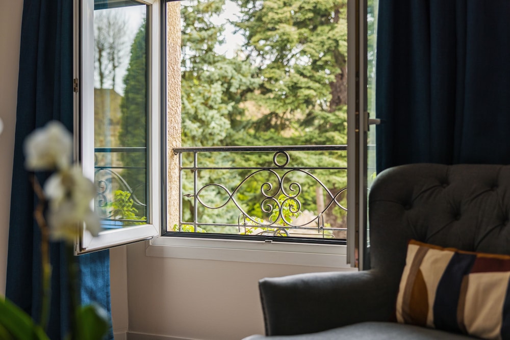 hostellerie cedre and spa beaune