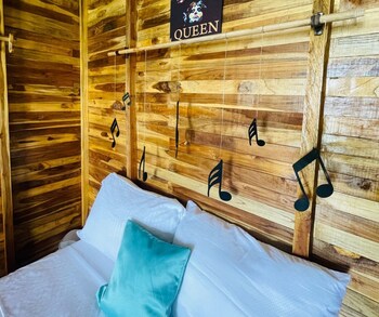 Freedom Beach Hotel,,2 star