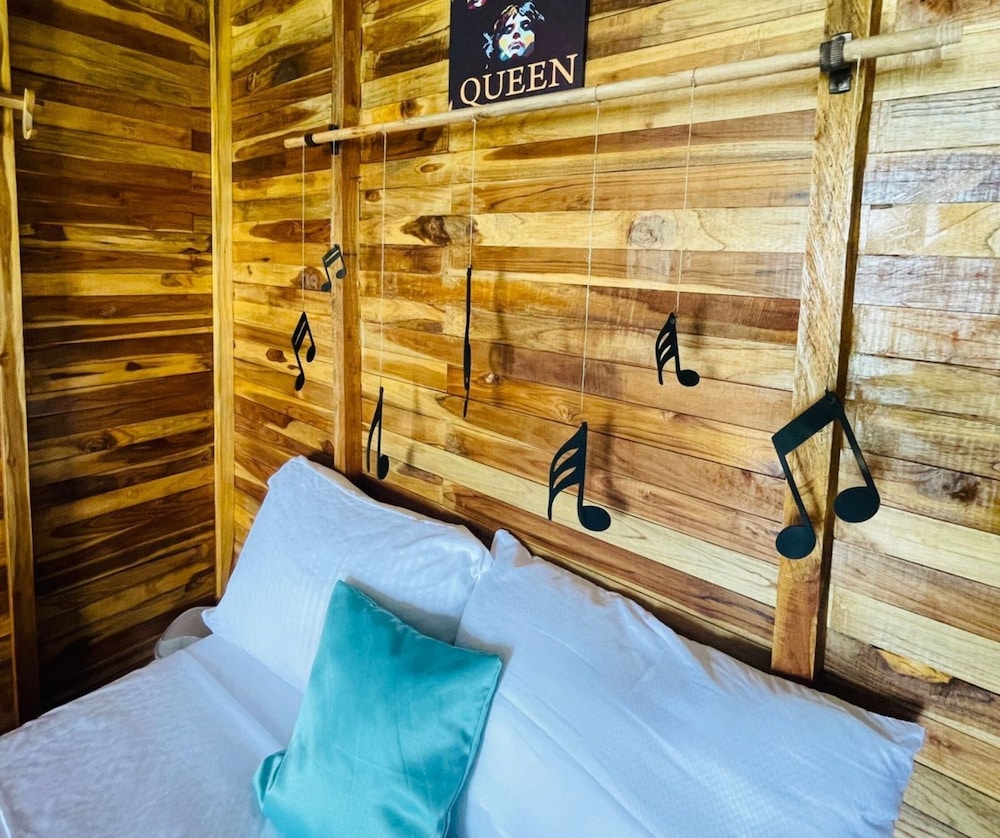 freedom beach hotel