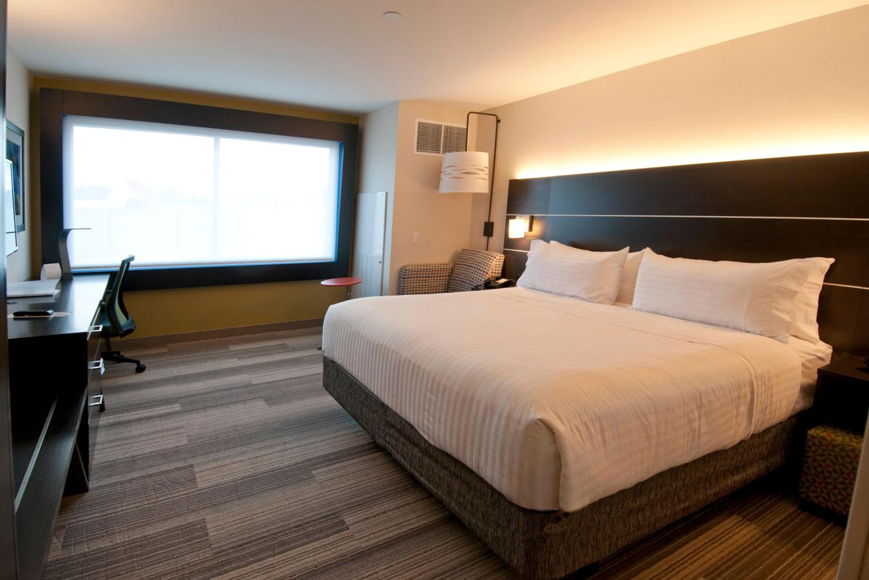 holiday inn express and suites johnstown by ihg