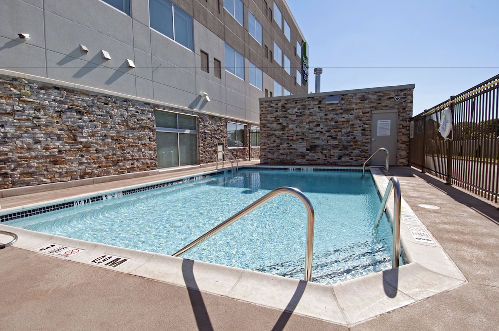 holiday inn express and suites johnstown by ihg