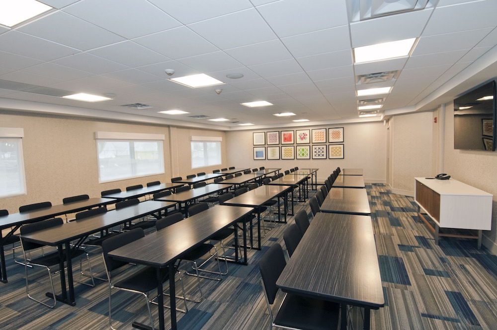 holiday inn express and suites johnstown by ihg