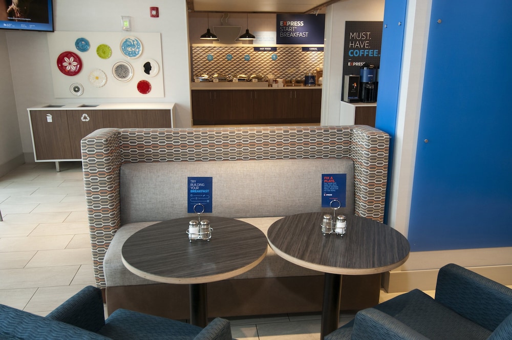 holiday inn express and suites johnstown by ihg