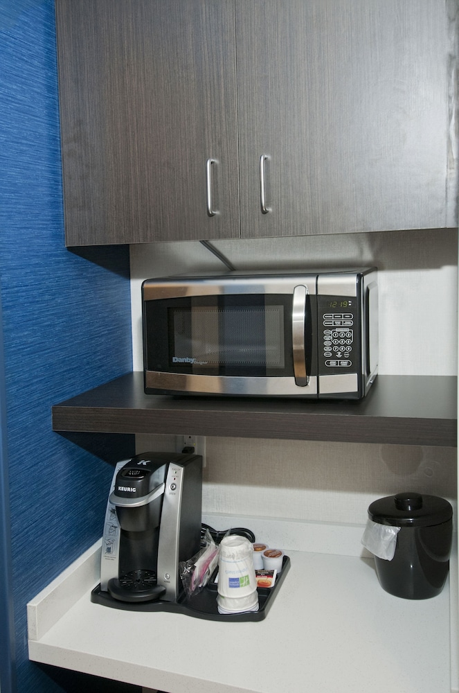 holiday inn express and suites johnstown by ihg