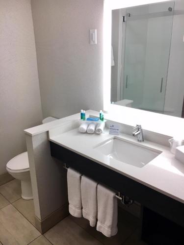 holiday inn express and suites johnstown by ihg