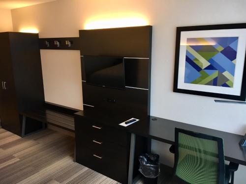holiday inn express and suites johnstown by ihg