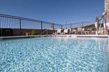 Holiday Inn Express & Suites Johnstown By Ihg,Geistown>>Belmont,3 star