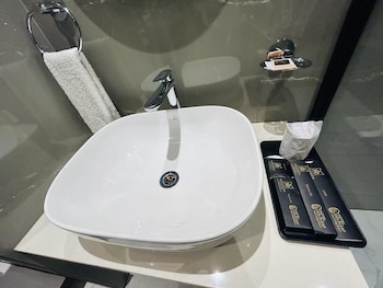 five elements hotels goldleaf haldwani