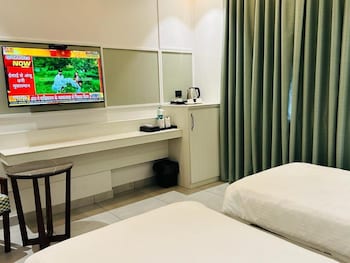 five elements hotels goldleaf haldwani