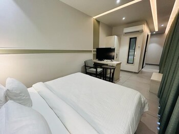 five elements hotels goldleaf haldwani