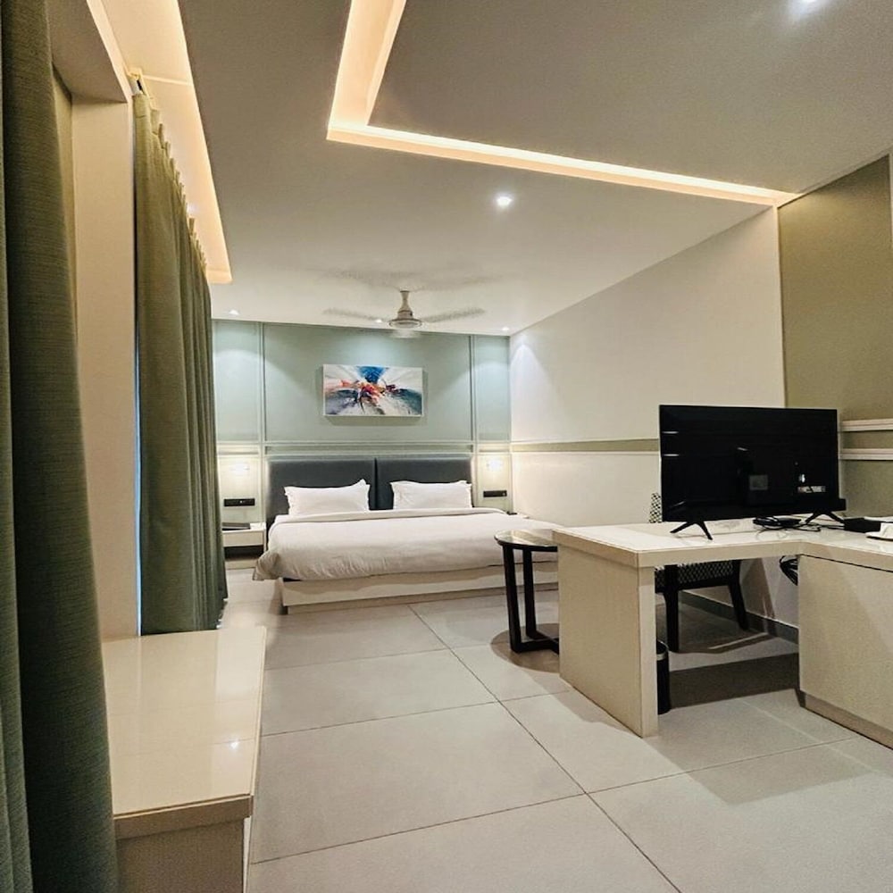 five elements hotels goldleaf haldwani