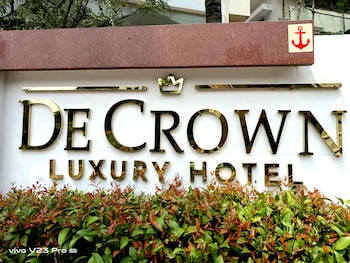 de crown luxury hotel