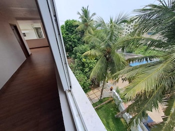 de crown luxury hotel