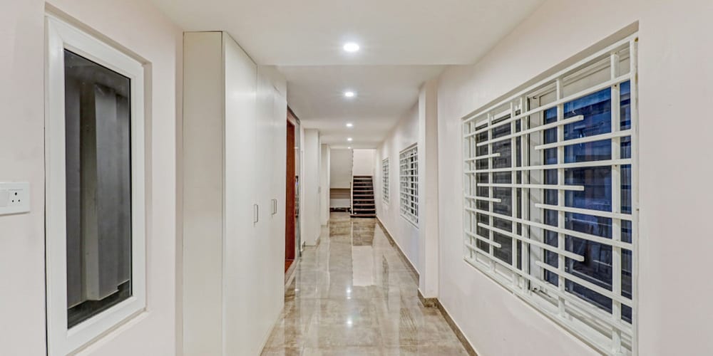 de crown luxury hotel