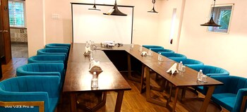 de crown luxury hotel