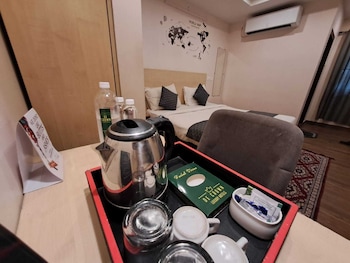 de crown luxury hotel