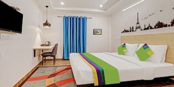 de crown luxury hotel