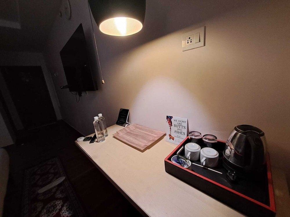 de crown luxury hotel