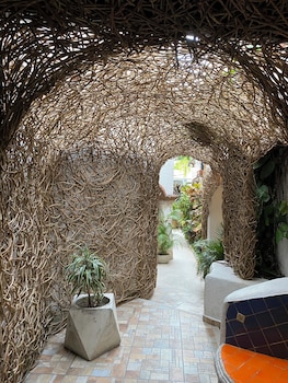 enigmatic hotel experience