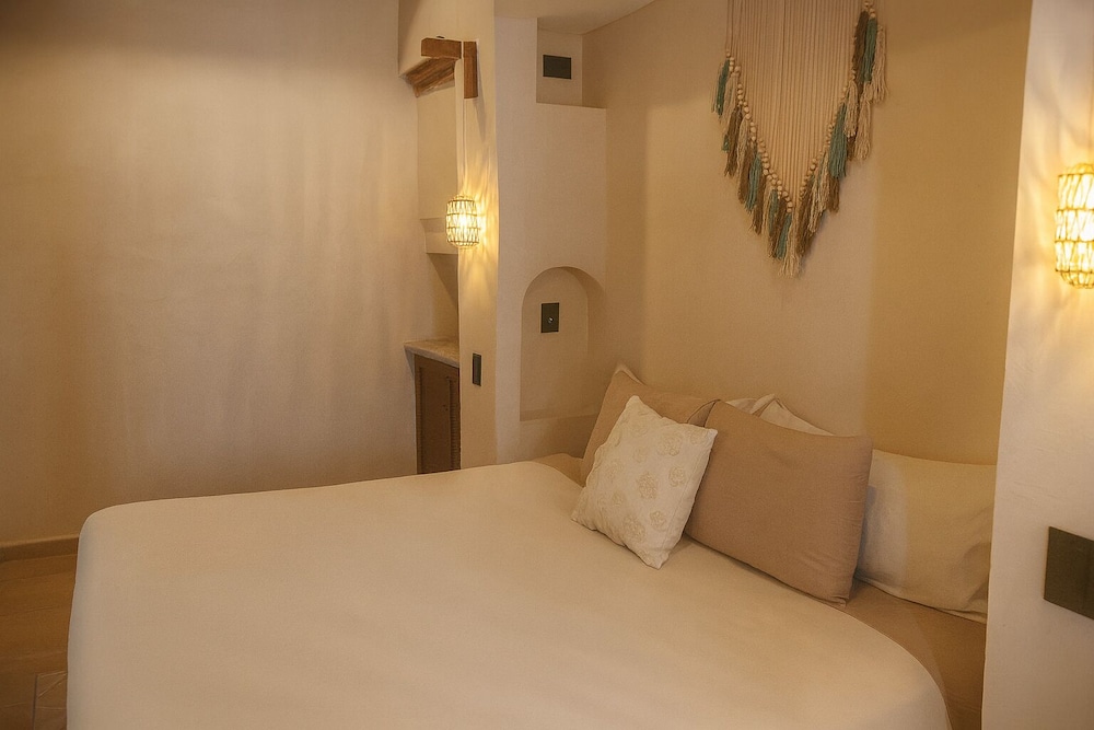 enigmatic hotel experience