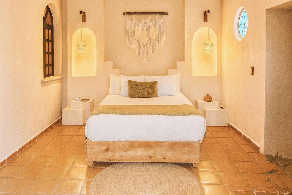 enigmatic hotel experience