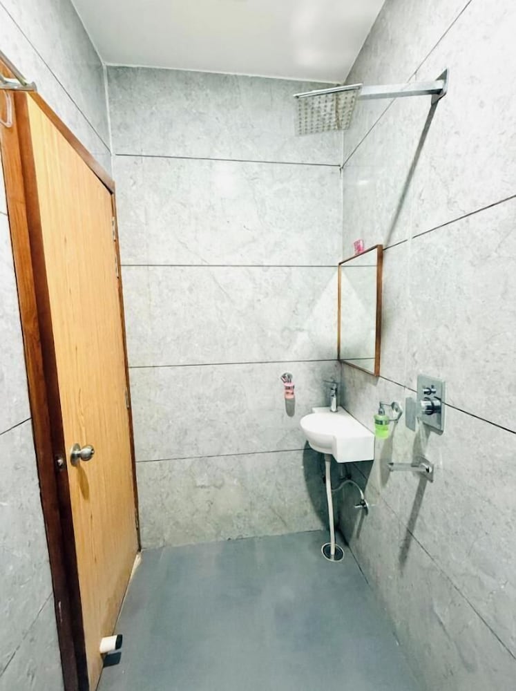 hotel shri radha orchid