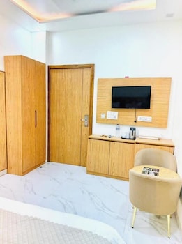 hotel shri radha orchid