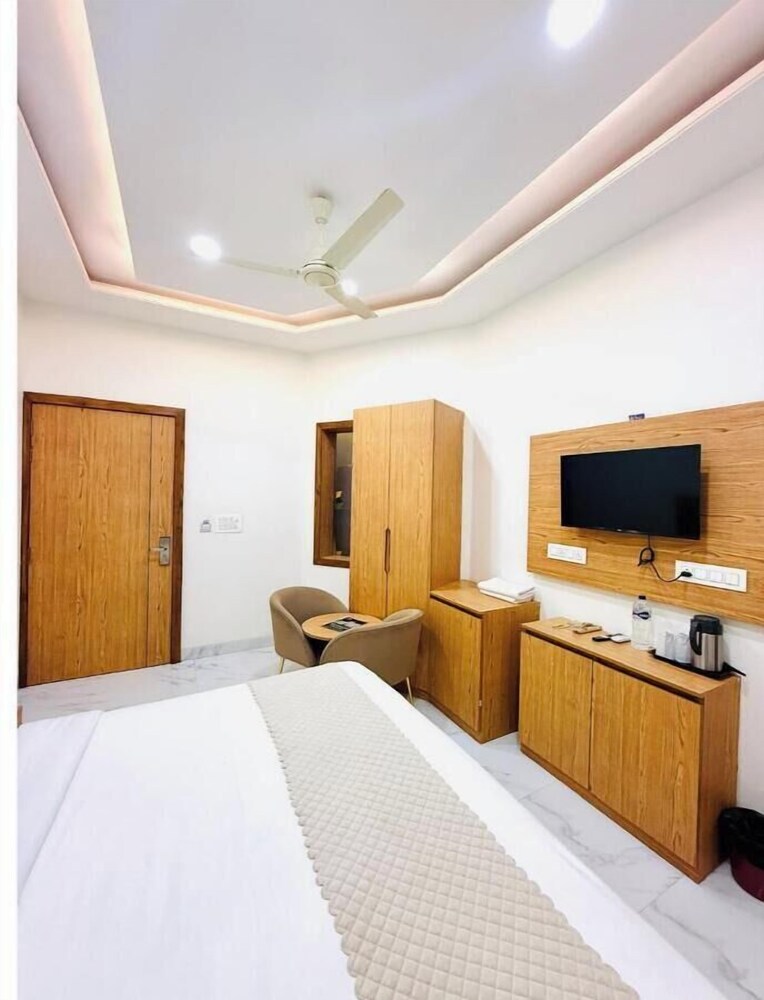 hotel shri radha orchid