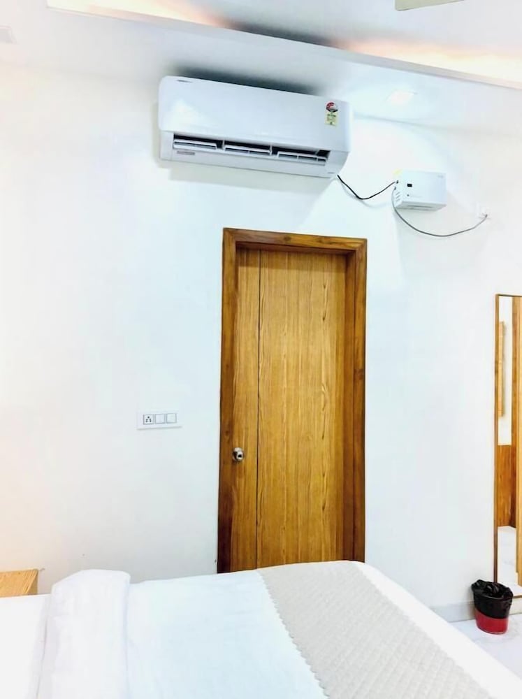 hotel shri radha orchid