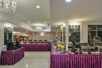 ever luck hotel