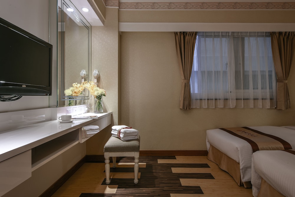 ever luck hotel
