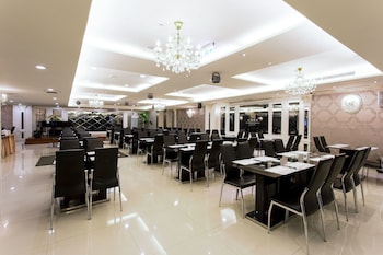 ever luck hotel