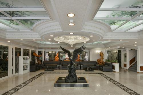 ever luck hotel