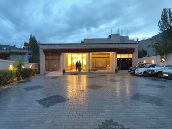 hotel mountain vibes