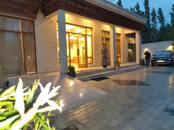 hotel mountain vibes