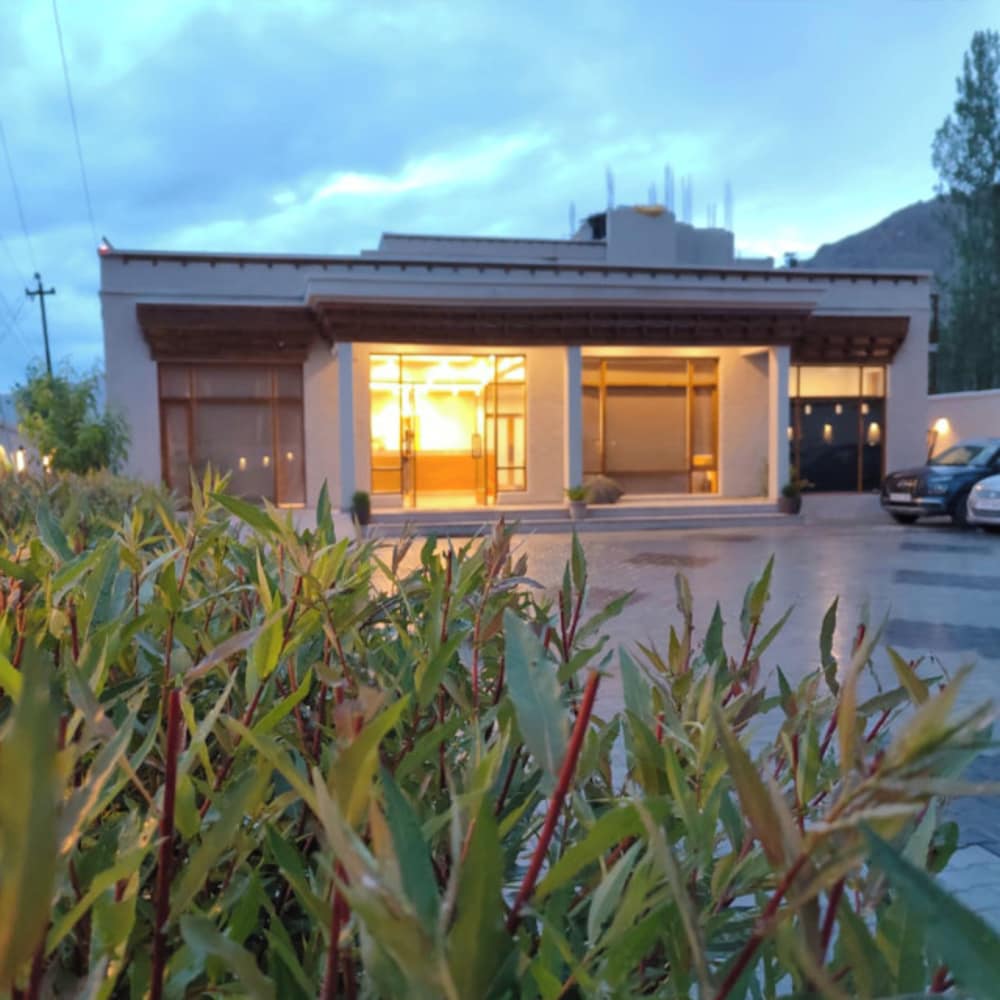 hotel mountain vibes