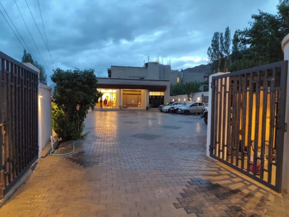 hotel mountain vibes