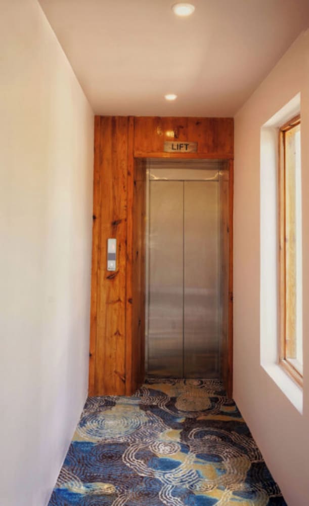 hotel mountain vibes