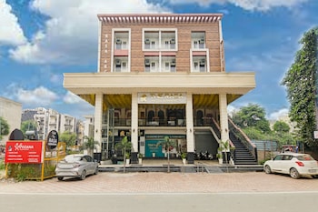 hotel the rasa vasundhara