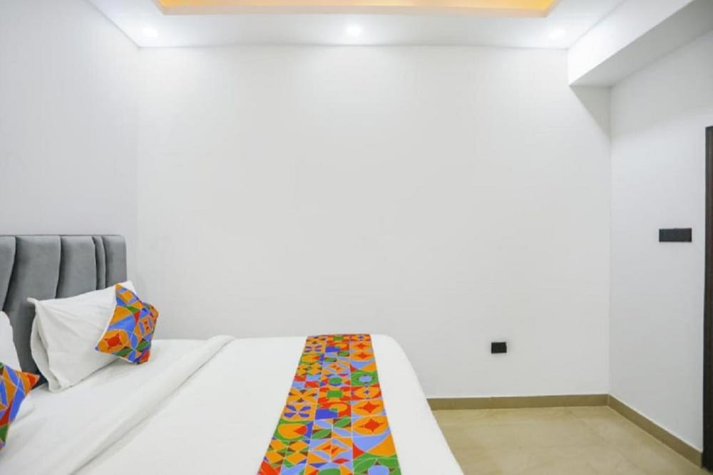 hotel the rasa vasundhara