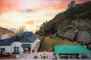 ama stays and trails barefoot bungalow dhanaulti