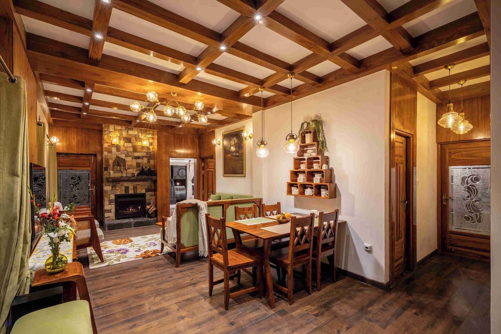 ama stays and trails barefoot bungalow dhanaulti