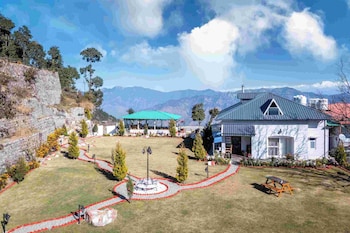 ama stays and trails barefoot bungalow dhanaulti