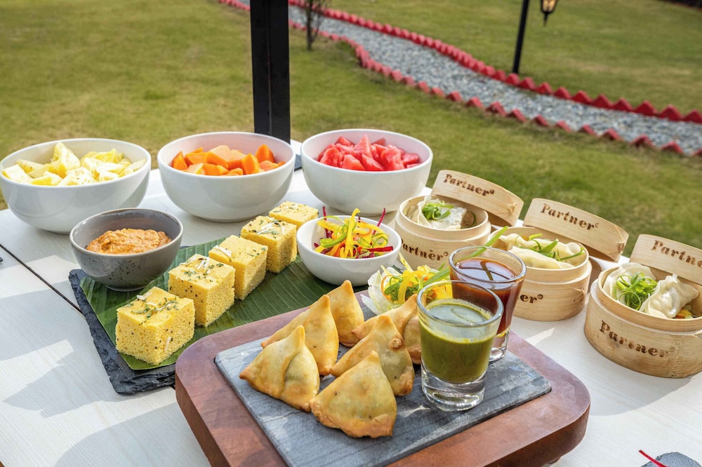 ama stays and trails barefoot bungalow dhanaulti