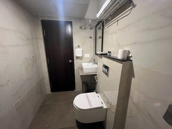 hotel landridge hitech city