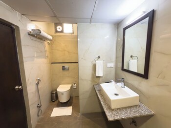 hotel landridge hitech city