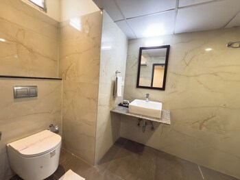 hotel landridge hitech city